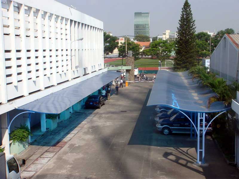 Mái che nhà xe ô tô công sở