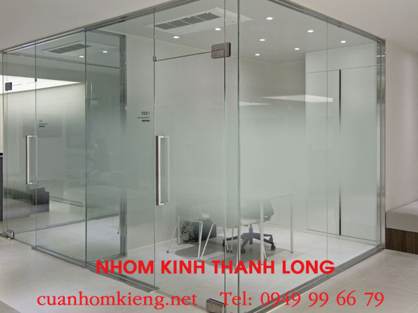 sua-cua-kinh-van-phong