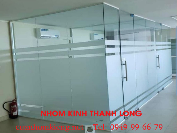 sua-cua-kinh-van-phong